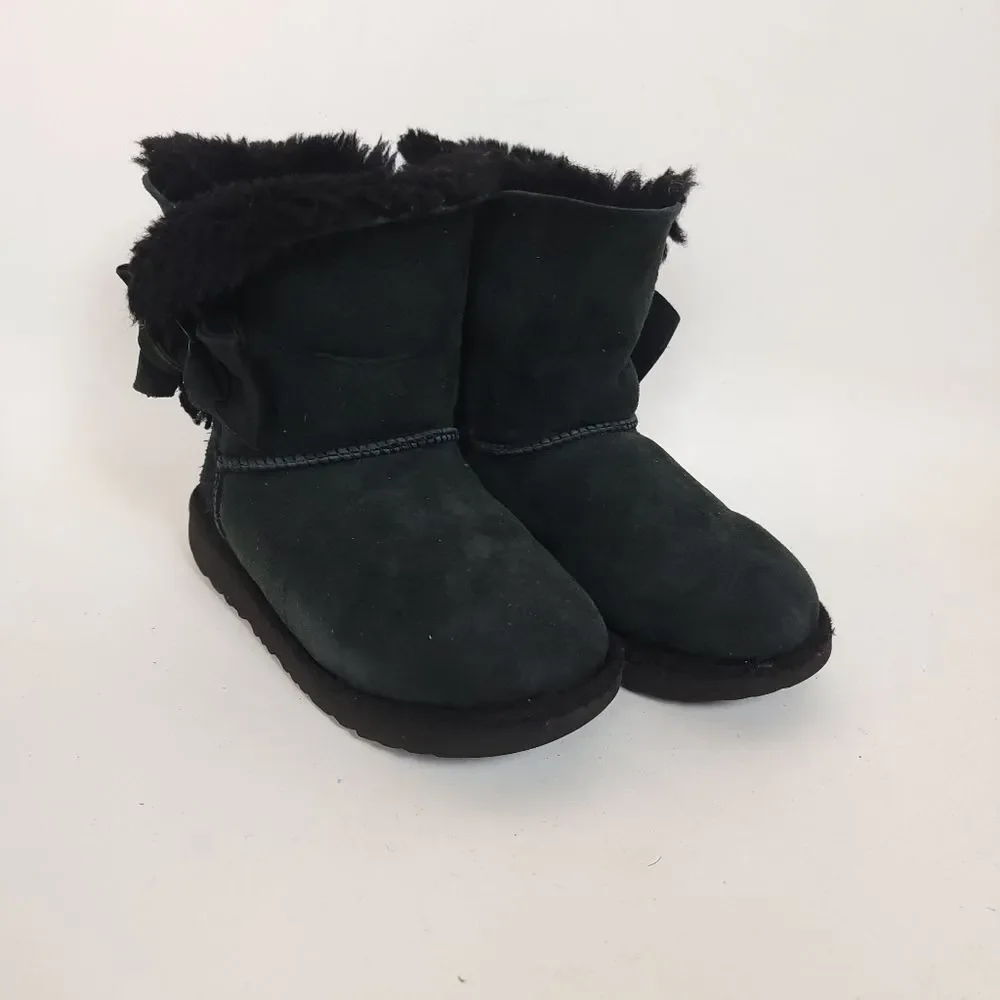 UGG Girls Mini Bailey Bow II Boots Black Sheepskin Water Resistant Youth Size 2